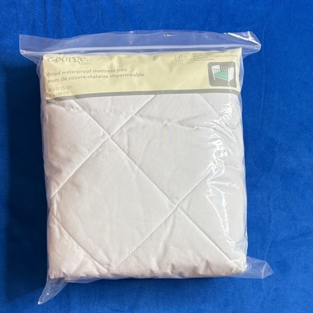 ⭐️ NWT George Fitted Waterproof Mattress Pad- 28” x 52”
